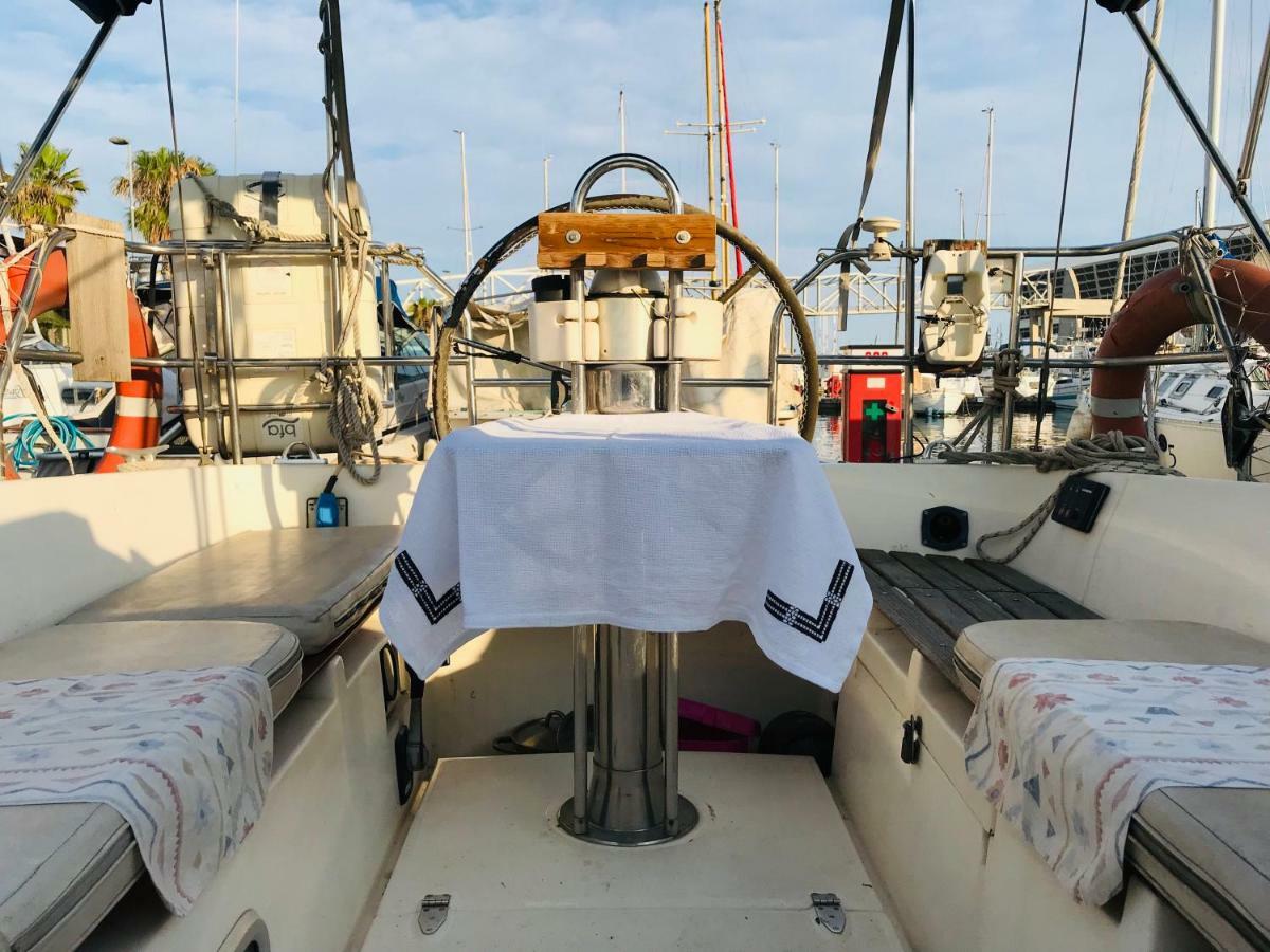 Sleep & Boats Barcelona City Sant Adria de Besos Exterior foto
