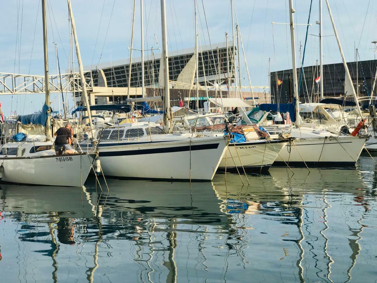 Sleep & Boats Barcelona City Sant Adria de Besos Exterior foto