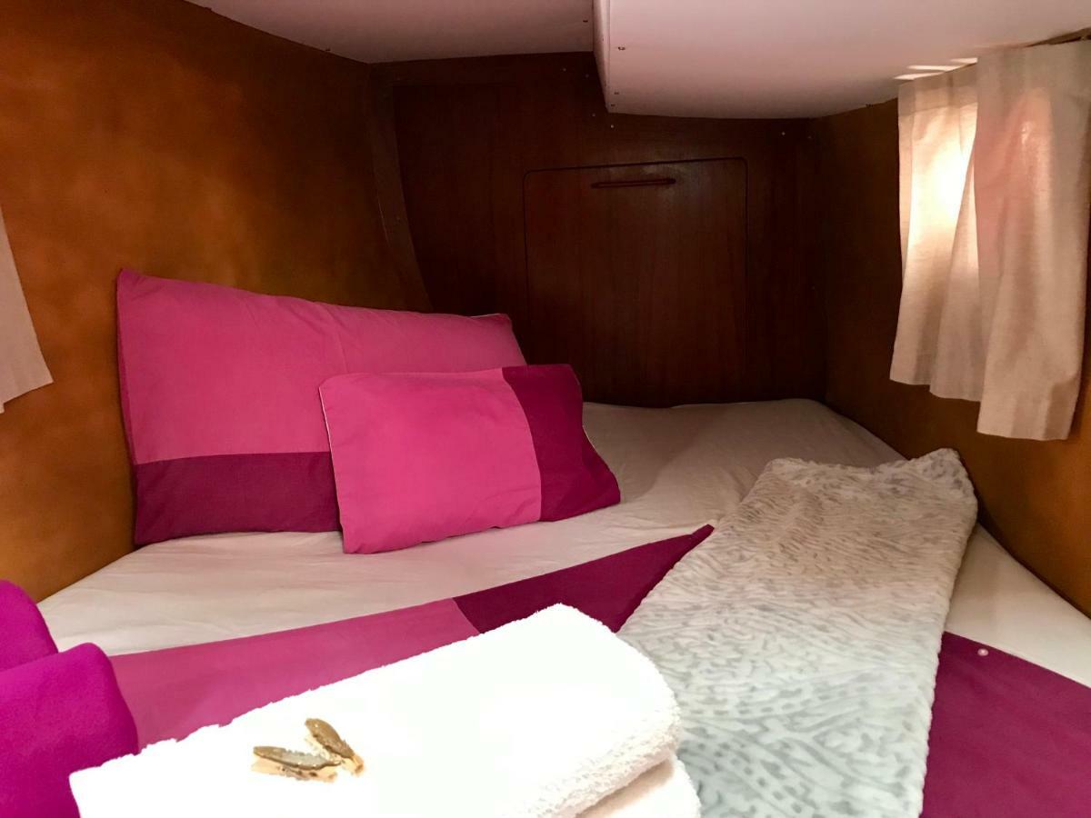 Sleep & Boats Barcelona City Sant Adria de Besos Exterior foto